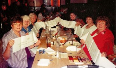 Viewing the Family Tree!
In this photo: Barbara, Alice, Marjorie, Meredith, Marsue & Sally
Keywords: Jent Cousins, American Cousins, Ient Family History